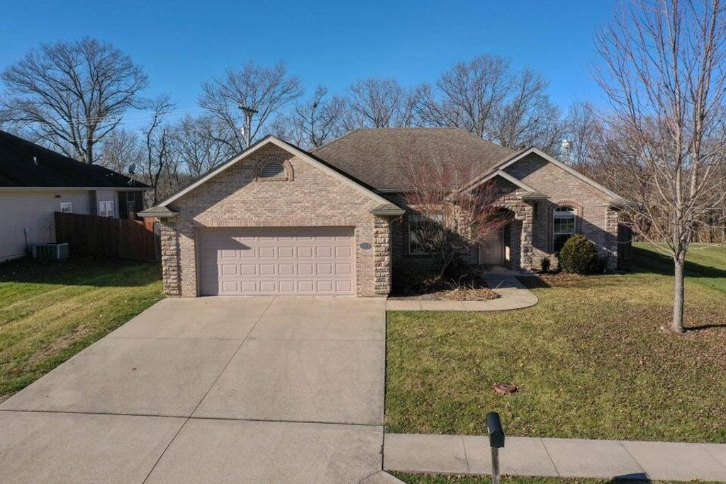 5303 FLATTS MILL CT, Columbia, MO 65203