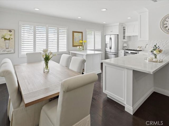 9735 Via Roma, Burbank, CA 91504