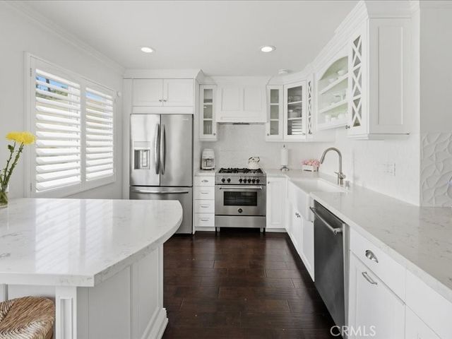 9735 Via Roma, Burbank, CA 91504