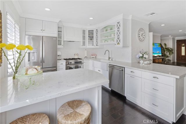 9735 Via Roma, Burbank, CA 91504