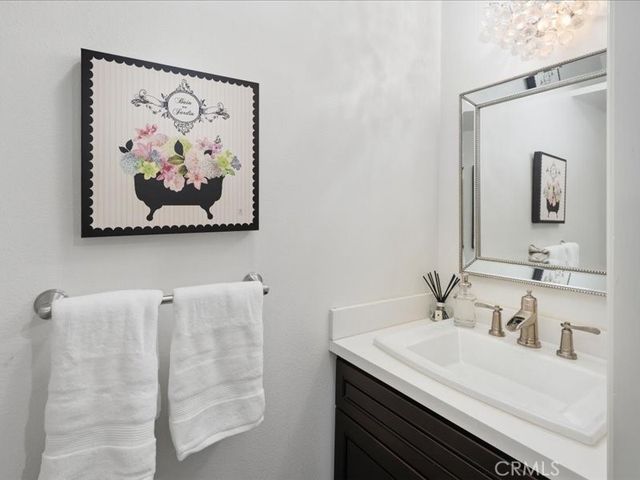 9735 Via Roma, Burbank, CA 91504