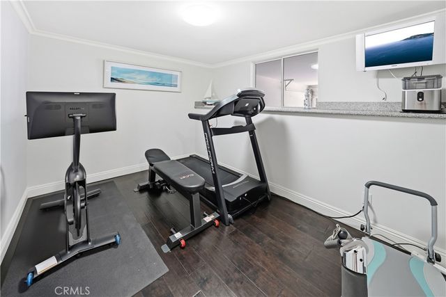 9735 Via Roma, Burbank, CA 91504