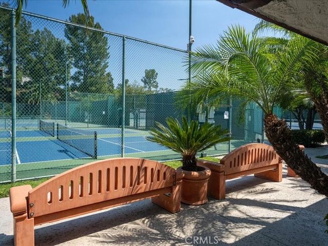 9735 Via Roma, Burbank, CA 91504