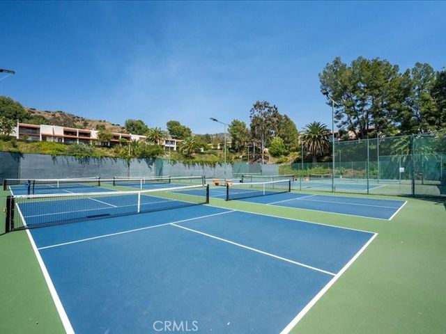 9735 Via Roma, Burbank, CA 91504