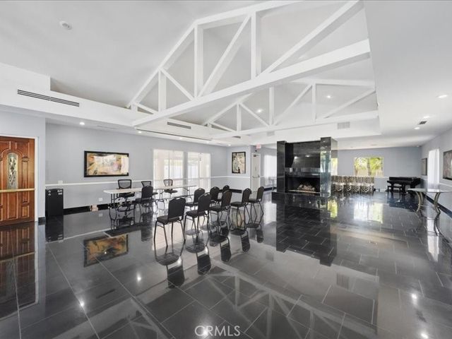 9735 Via Roma, Burbank, CA 91504