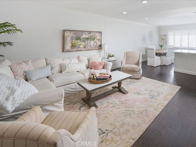 9735 Via Roma, Burbank, CA 91504