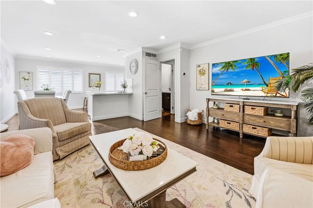 9735 Via Roma, Burbank, CA 91504