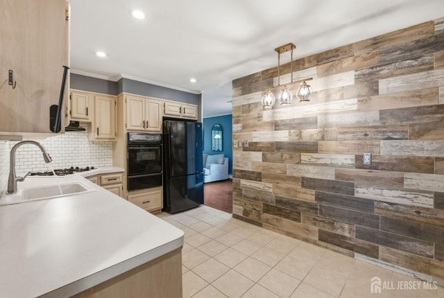 2339 Knapp Drive, Rahway, NJ 07065