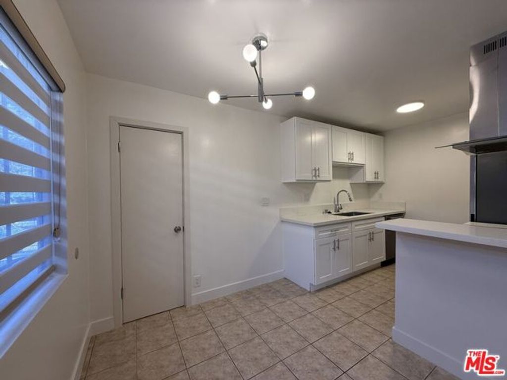 7307 Willoughby Avenue 2, Los Angeles, CA 90046