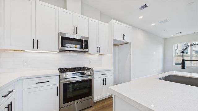 5032 Creekmont Drive, Houston, TX 77091