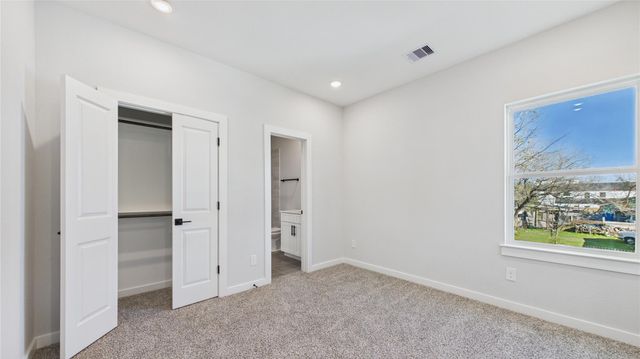 5032 Creekmont Drive, Houston, TX 77091