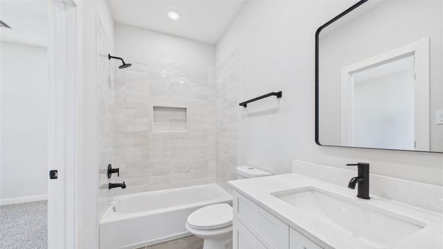 5032 Creekmont Drive, Houston, TX 77091