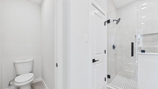 5032 Creekmont Drive, Houston, TX 77091