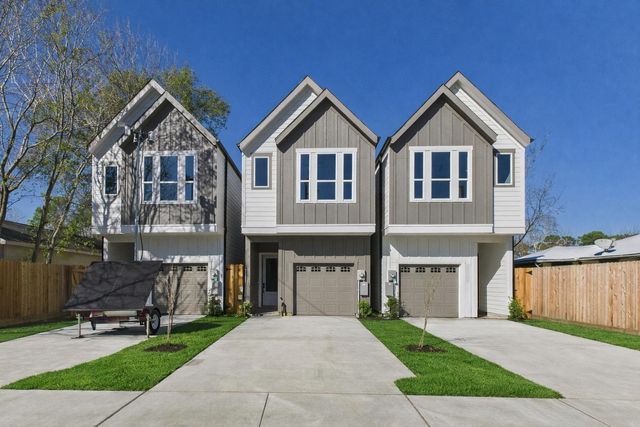 5032 Creekmont Drive, Houston, TX 77091