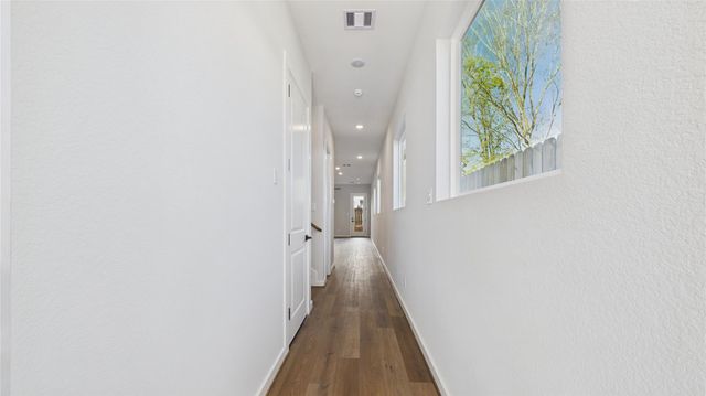 5032 Creekmont Drive, Houston, TX 77091