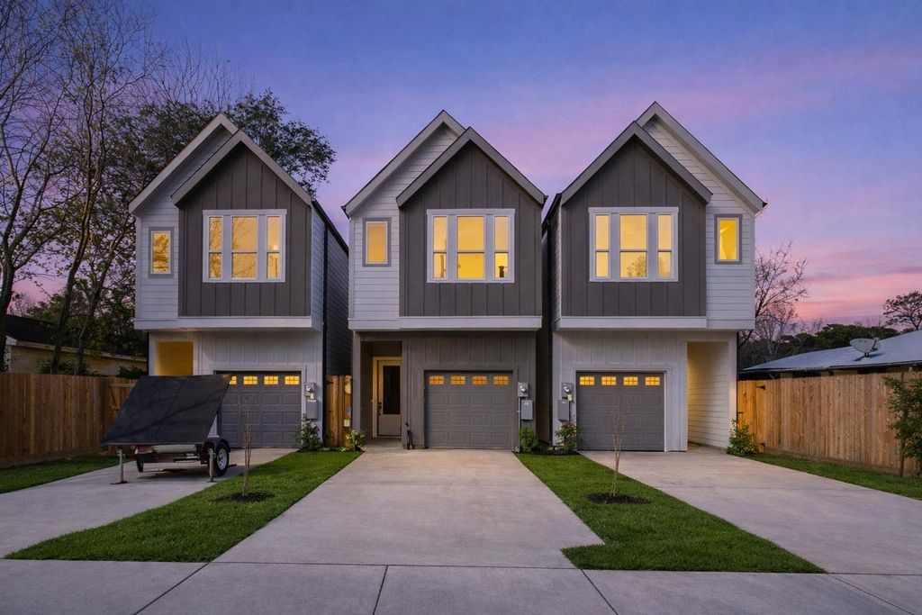 5032 Creekmont Drive, Houston, TX 77091