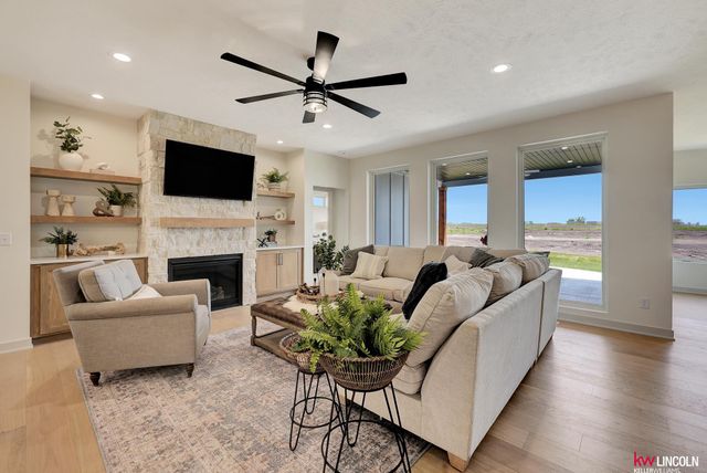 9438 S 87th Street, Lincoln, NE 68526