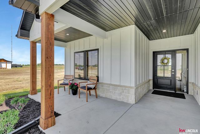 9438 S 87th Street, Lincoln, NE 68526