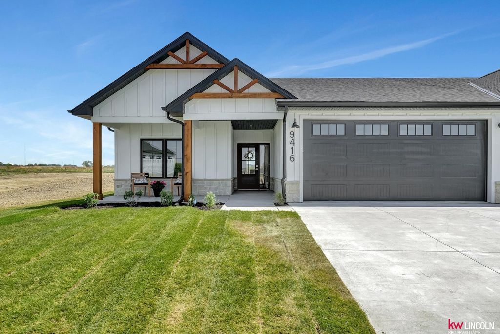 9438 S 87th Street, Lincoln, NE 68526