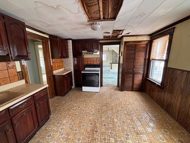 283 Wilbraham Rd, Springfield, MA 01109