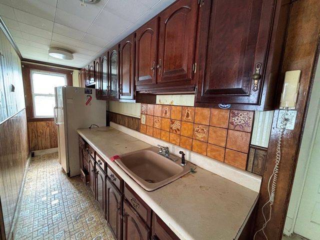 283 Wilbraham Rd, Springfield, MA 01109