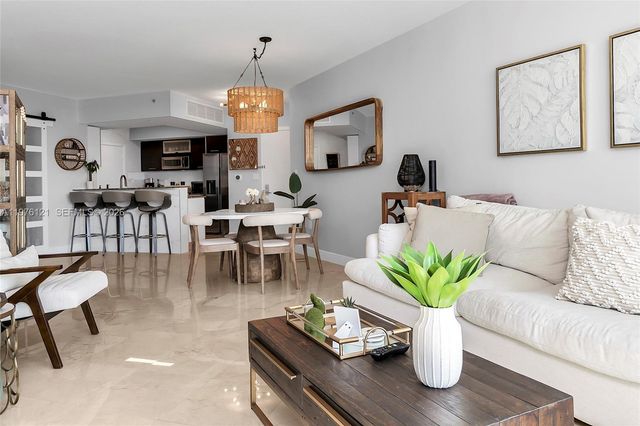 9066 SW 73rd Ct 910, Miami, FL 33156