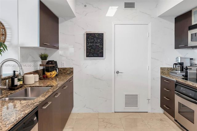 9066 SW 73rd Ct 910, Miami, FL 33156