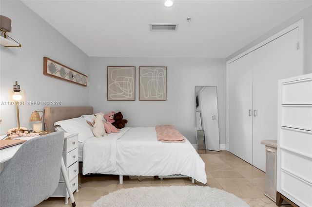 9066 SW 73rd Ct 910, Miami, FL 33156