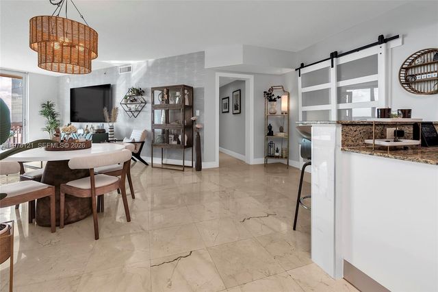 9066 SW 73rd Ct 910, Miami, FL 33156