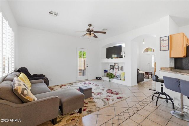 4740 E MOUNTAIN VISTA Drive, Phoenix, AZ 85048