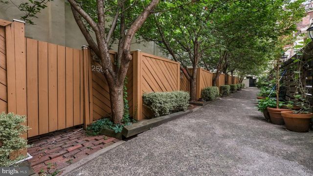 248-262 ALDER ST, Philadelphia, PA 19107