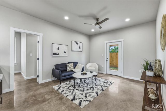 633 W Avenue Z, San Angelo, TX 76903