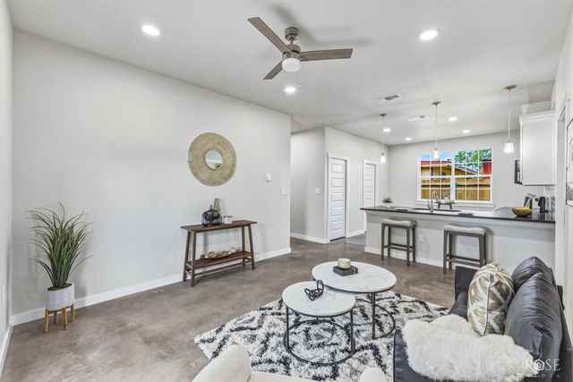 633 W Avenue Z, San Angelo, TX 76903