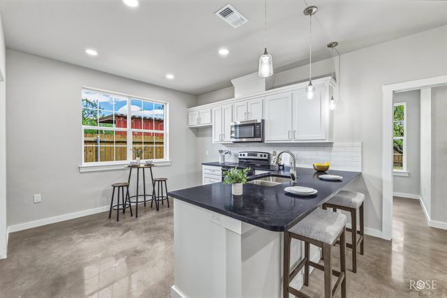 633 W Avenue Z, San Angelo, TX 76903
