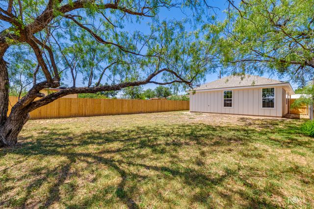633 W Avenue Z, San Angelo, TX 76903