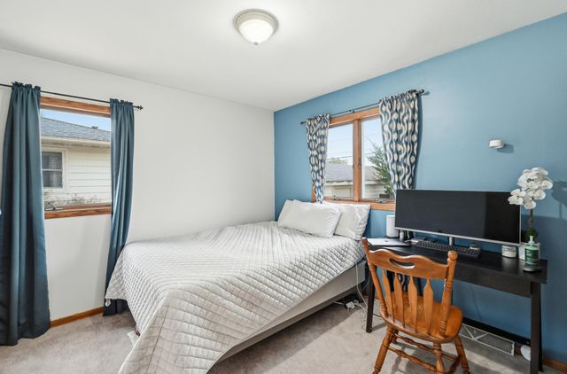 2004 18th Street NW, Rochester, MN 55901