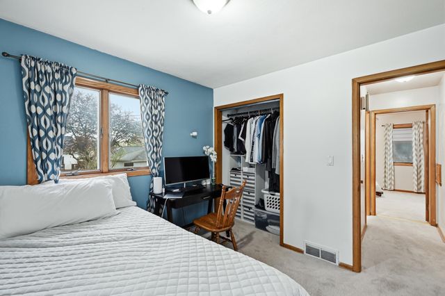 2004 18th Street NW, Rochester, MN 55901