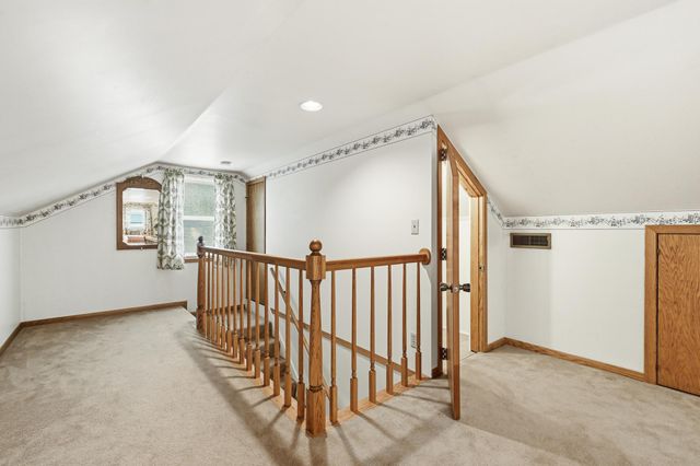 2004 18th Street NW, Rochester, MN 55901