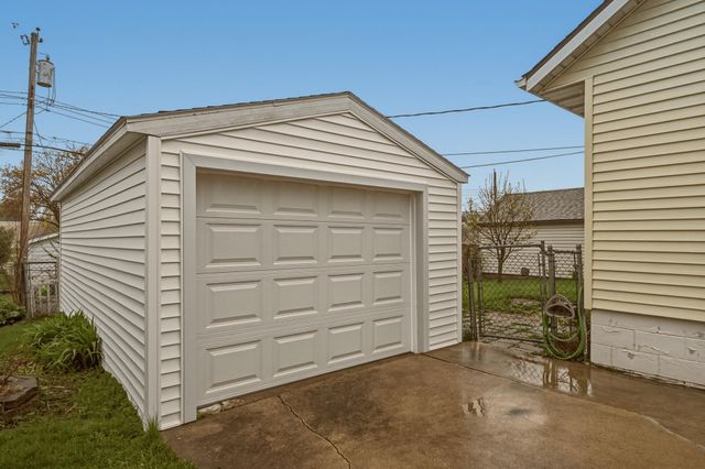 2004 18th Street NW, Rochester, MN 55901