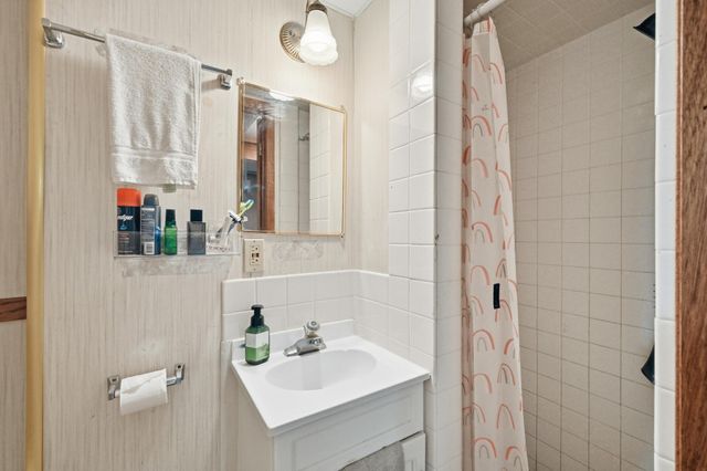 2004 18th Street NW, Rochester, MN 55901