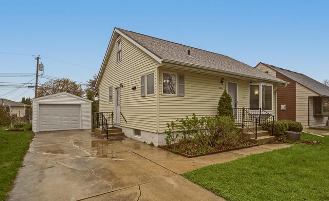 2004 18th Street NW, Rochester, MN 55901