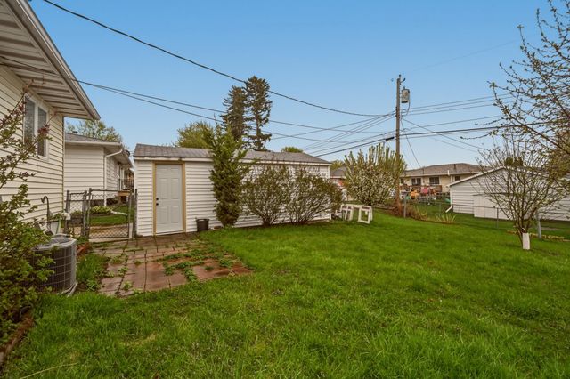 2004 18th Street NW, Rochester, MN 55901