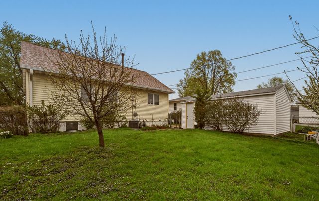 2004 18th Street NW, Rochester, MN 55901