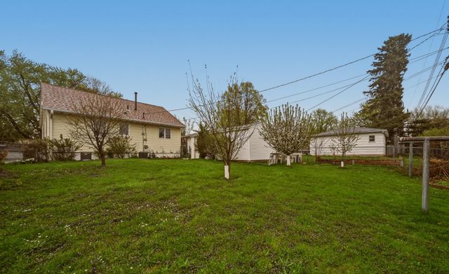 2004 18th Street NW, Rochester, MN 55901