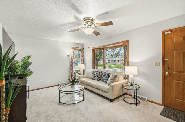 2004 18th Street NW, Rochester, MN 55901