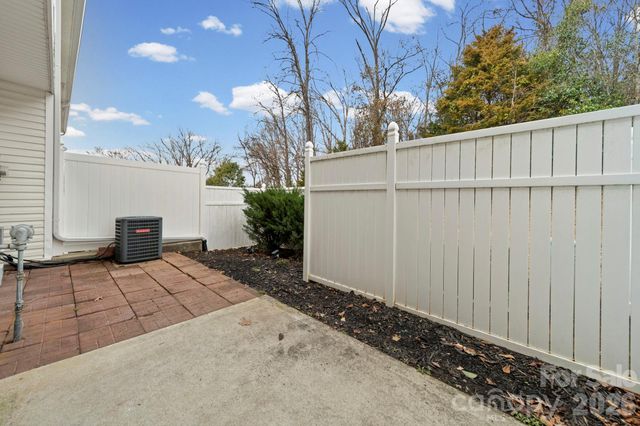 12429 Stratfield Place Circle, Pineville, NC 28134