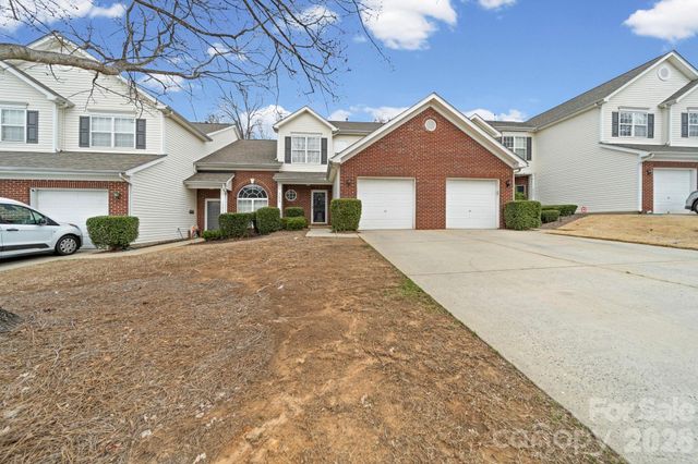 12429 Stratfield Place Circle, Pineville, NC 28134