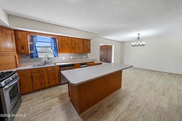 660 Wendy Lane, Las Cruces, NM 88007