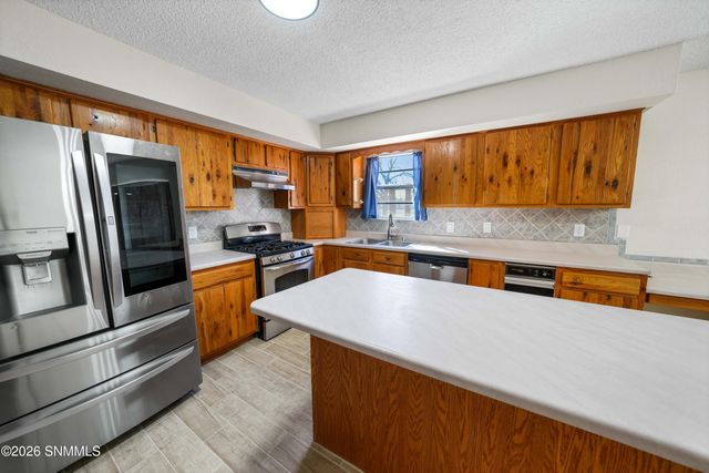 660 Wendy Lane, Las Cruces, NM 88007