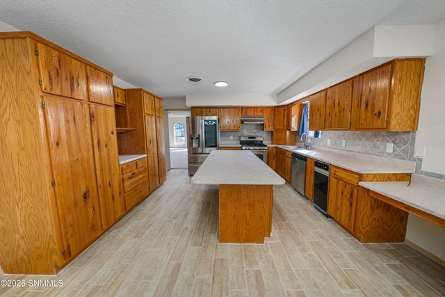 660 Wendy Lane, Las Cruces, NM 88007